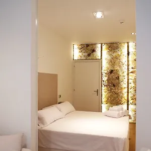 2* Гостевой дом Cosmopolitan Boutique Rambla